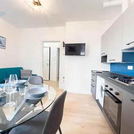 Apartament Corridoni 2a Tirabora Short Rent Triest