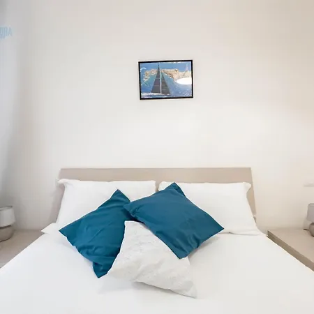 Corridoni 2a Tirabora Short Rent Apartment