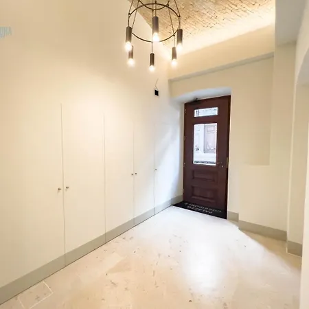 Apartment Corridoni 2a Tirabora Short Rent *