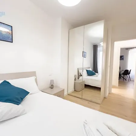 Apartament Corridoni 2a Tirabora Short Rent *