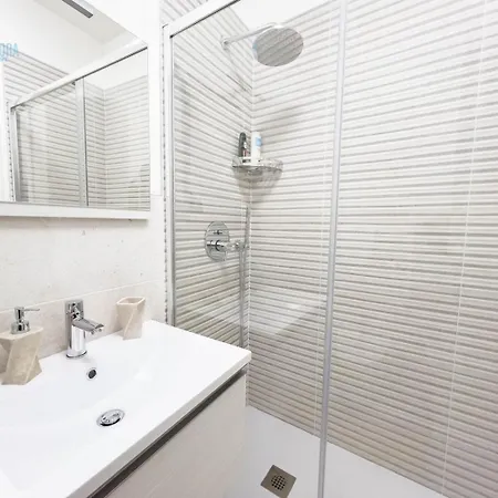 Corridoni 2a Tirabora Short Rent *